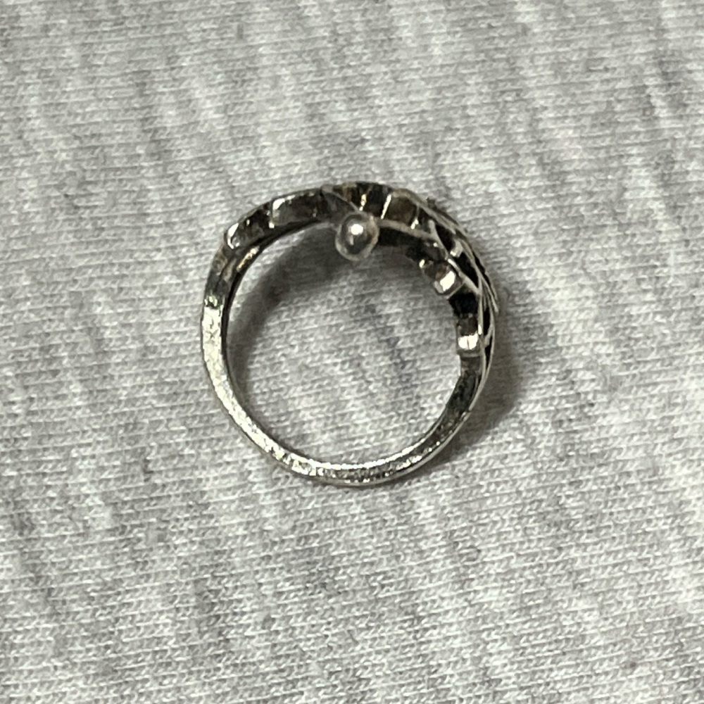 Silver crown ring - Picture 2 of 3